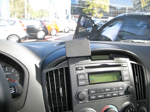 Brodit ProClip 854470 Hyundai H1 2009-2022 Senter
