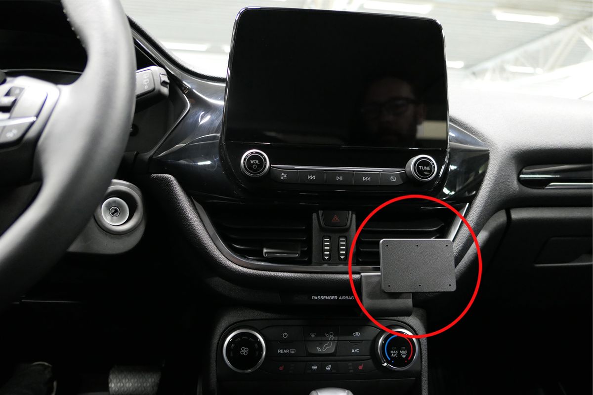 Brodit ProClip 855327 Ford Fiesta 2018-2023 Vinklet