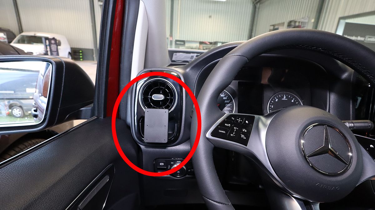 Brodit ProClip 806042 Mercedes Benz Vito 2024--> Venstre