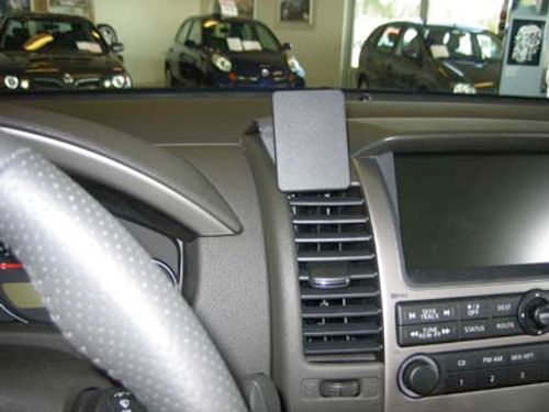 Brodit ProClip 853613 Nissan Navara, Pathfinder Senter