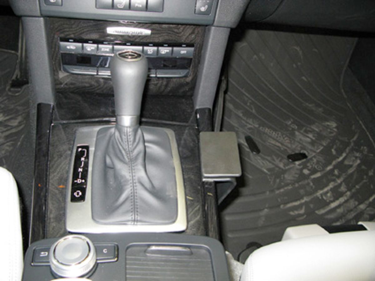 Brodit ProClip 834334 Mercedes Benz E-klasse (W212) Konsoll