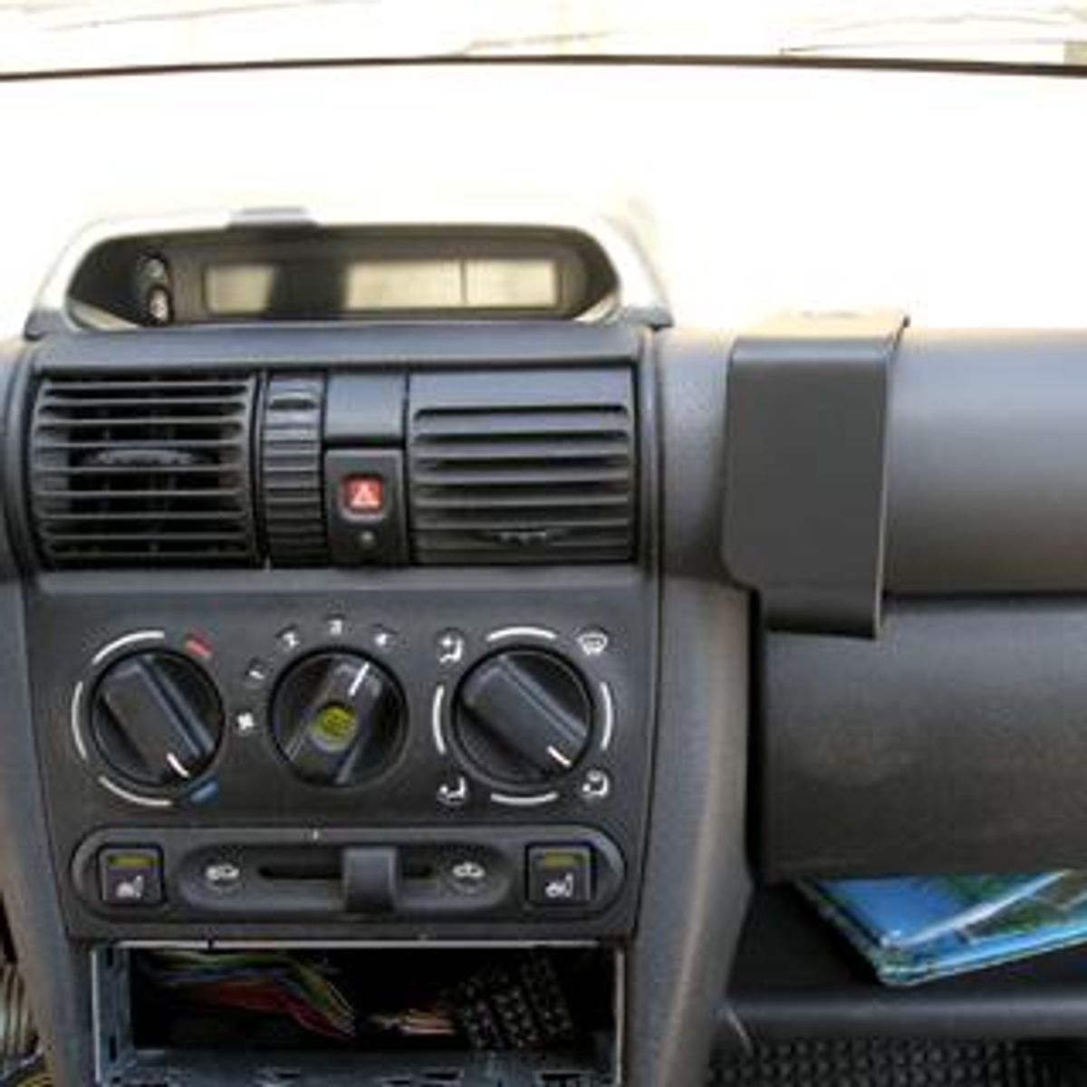 Brodit ProClip 852022 Opel Corsa, Tigra 1993-2000 Vinklet