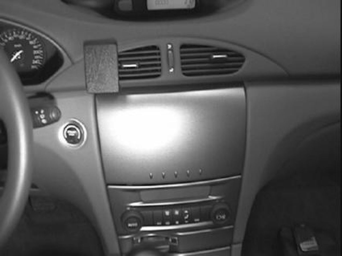 Brodit ProClip 852910 Renault Laguna 2001-2004 Senter