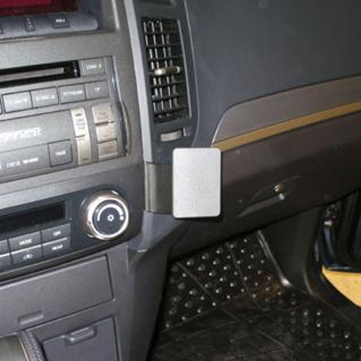 Brodit ProClip 853982 Mitsubishi Pajero 2007-2019 Senter