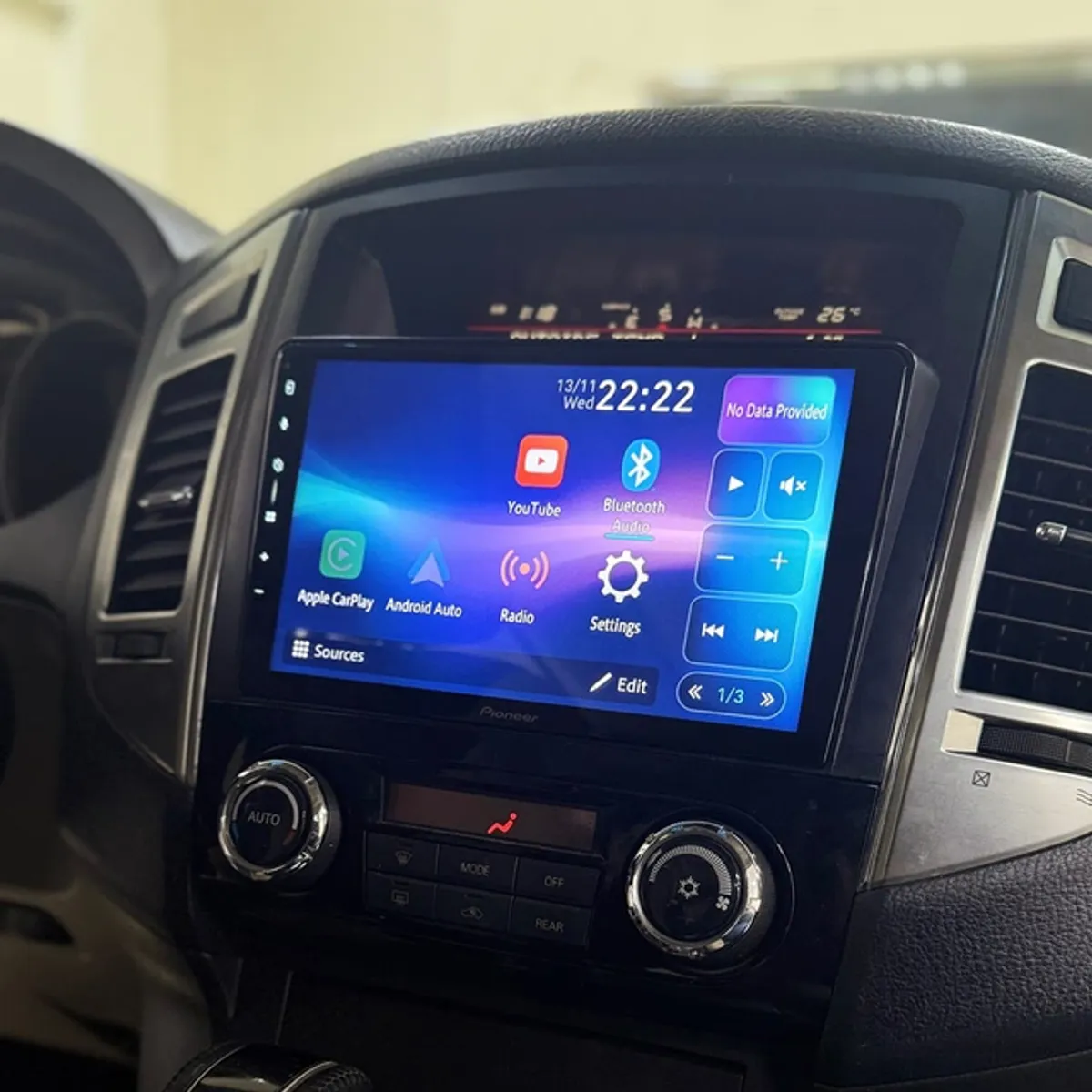 Pioneer PFMT1002 Perfect Fit spiller Mitsubishi Pajero (2015–2019) u/Rockford u/kamera