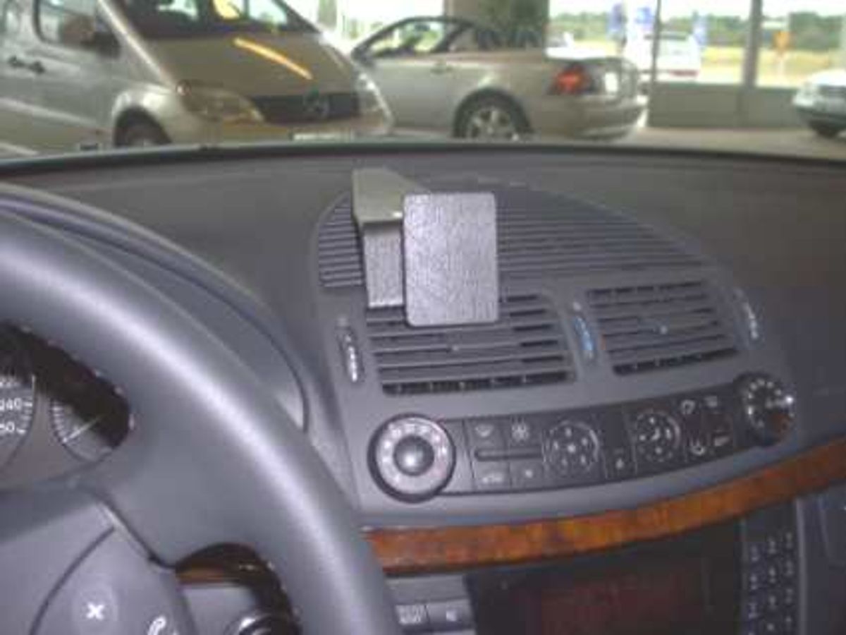 Brodit ProClip 853083 Mercedes Benz E-klasse (W211) Senter